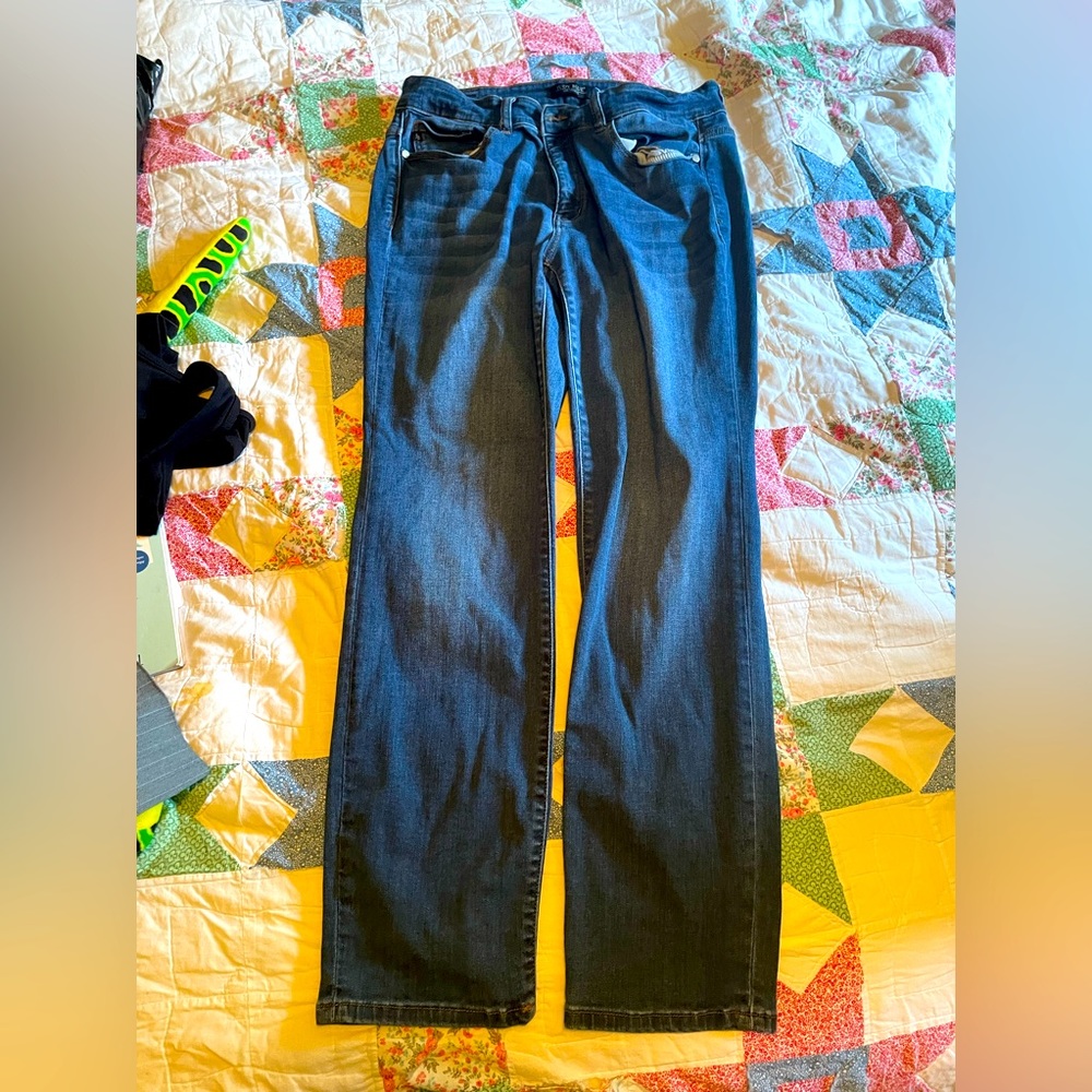 Judy Blue straight fit -no distress 14w